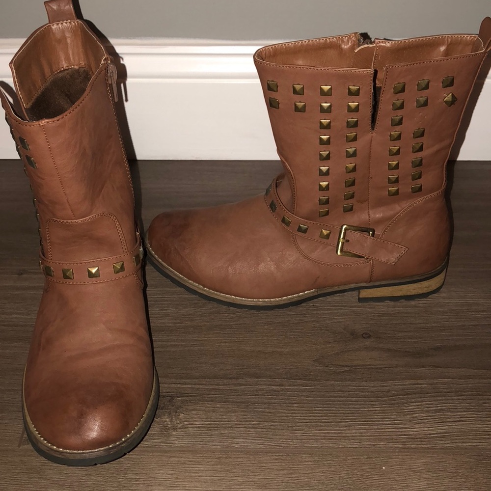 Brown boots